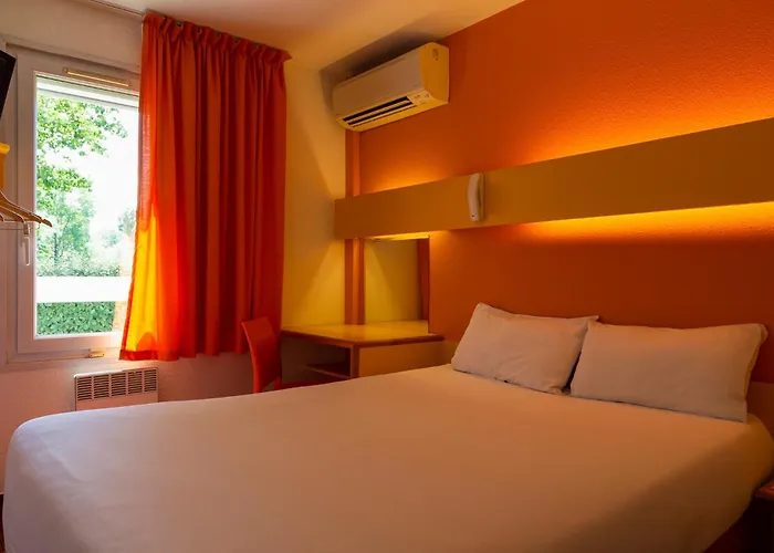 P\'tit Dej-Hotel Bordeaux Lac (The Originals Hotel Access)